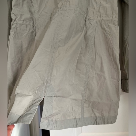 Columbia women’s jacket Sz. S waist drawstring light gray - Picture 8 of 9